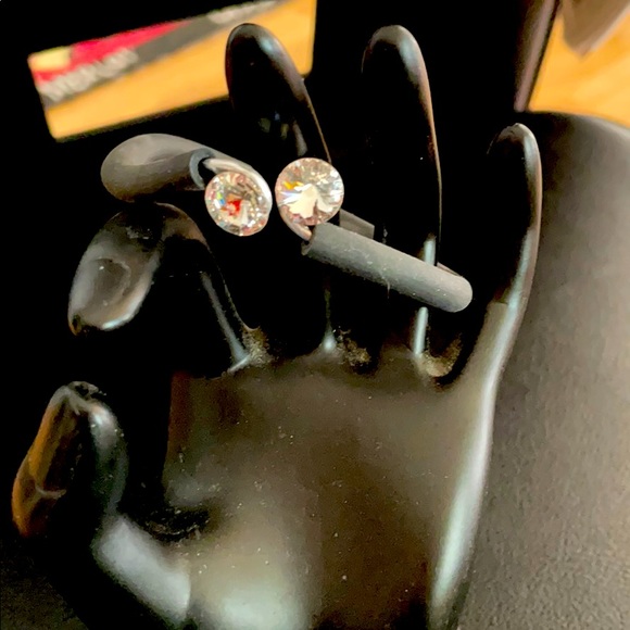 Swarovski crystal stones for any size wrist - Picture 2 of 3